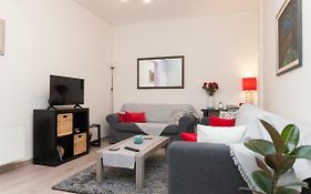 City Center Apartment Near Helexpo
